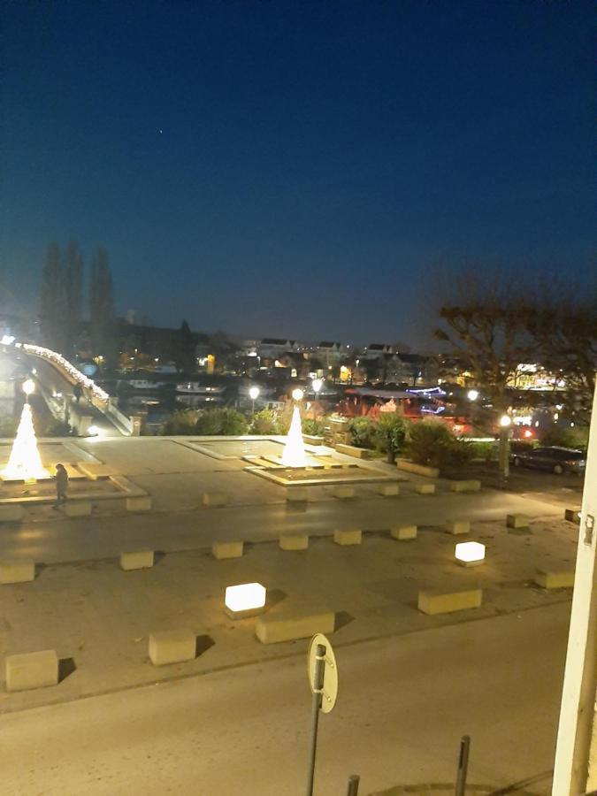 Et Au Pied Coule Une Riviere, Situation Et Vue Ideales โอแซร์ ภายนอก รูปภาพ
